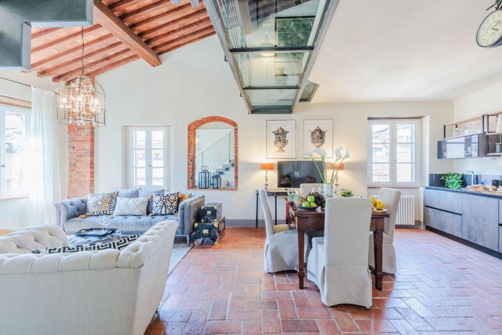 Casa Lucky, Romantic Modern 3 bedrooms Penthouse – Lucca
